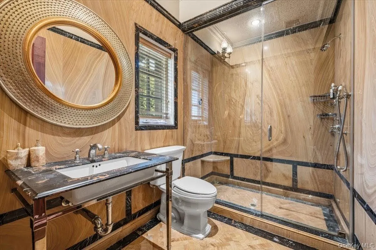 Husbands Primary Bath Husbands Primary Bath