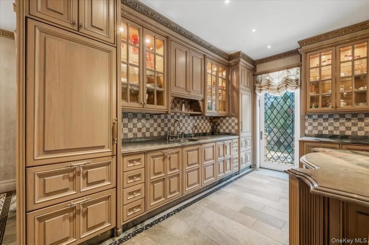 17 Sutton Place, Hempstead, NY, 8 Bedrooms Bedrooms, 19 Rooms Rooms,9 BathroomsBathrooms,Residential,For Rent,Sutton,0,1025922 17 Sutton Place, Hempstead, NY, 8 Bedrooms Bedrooms, 19 Rooms Rooms,9 BathroomsBathrooms,Residential,For Rent,Sutton,0,1025922