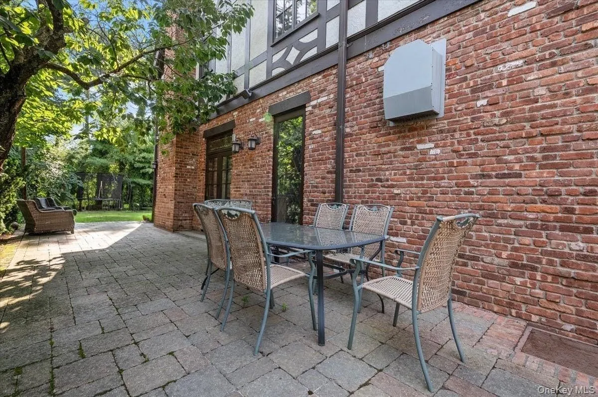 17 Sutton Place, Hempstead, NY, 8 Bedrooms Bedrooms, 19 Rooms Rooms,9 BathroomsBathrooms,Residential,For Rent,Sutton,0,1025922 17 Sutton Place, Hempstead, NY, 8 Bedrooms Bedrooms, 19 Rooms Rooms,9 BathroomsBathrooms,Residential,For Rent,Sutton,0,1025922