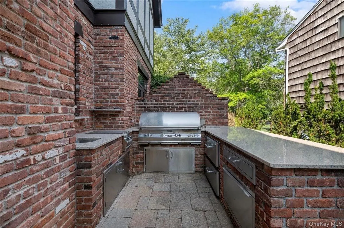 17 Sutton Place, Hempstead, NY, 8 Bedrooms Bedrooms, 19 Rooms Rooms,9 BathroomsBathrooms,Residential,For Rent,Sutton,0,1025922 17 Sutton Place, Hempstead, NY, 8 Bedrooms Bedrooms, 19 Rooms Rooms,9 BathroomsBathrooms,Residential,For Rent,Sutton,0,1025922