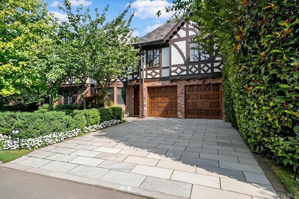 17 Sutton Place, Hempstead, NY, 8 Bedrooms Bedrooms, 19 Rooms Rooms,9 BathroomsBathrooms,Residential,For Rent,Sutton,0,1025922 17 Sutton Place, Hempstead, NY, 8 Bedrooms Bedrooms, 19 Rooms Rooms,9 BathroomsBathrooms,Residential,For Rent,Sutton,0,1025922