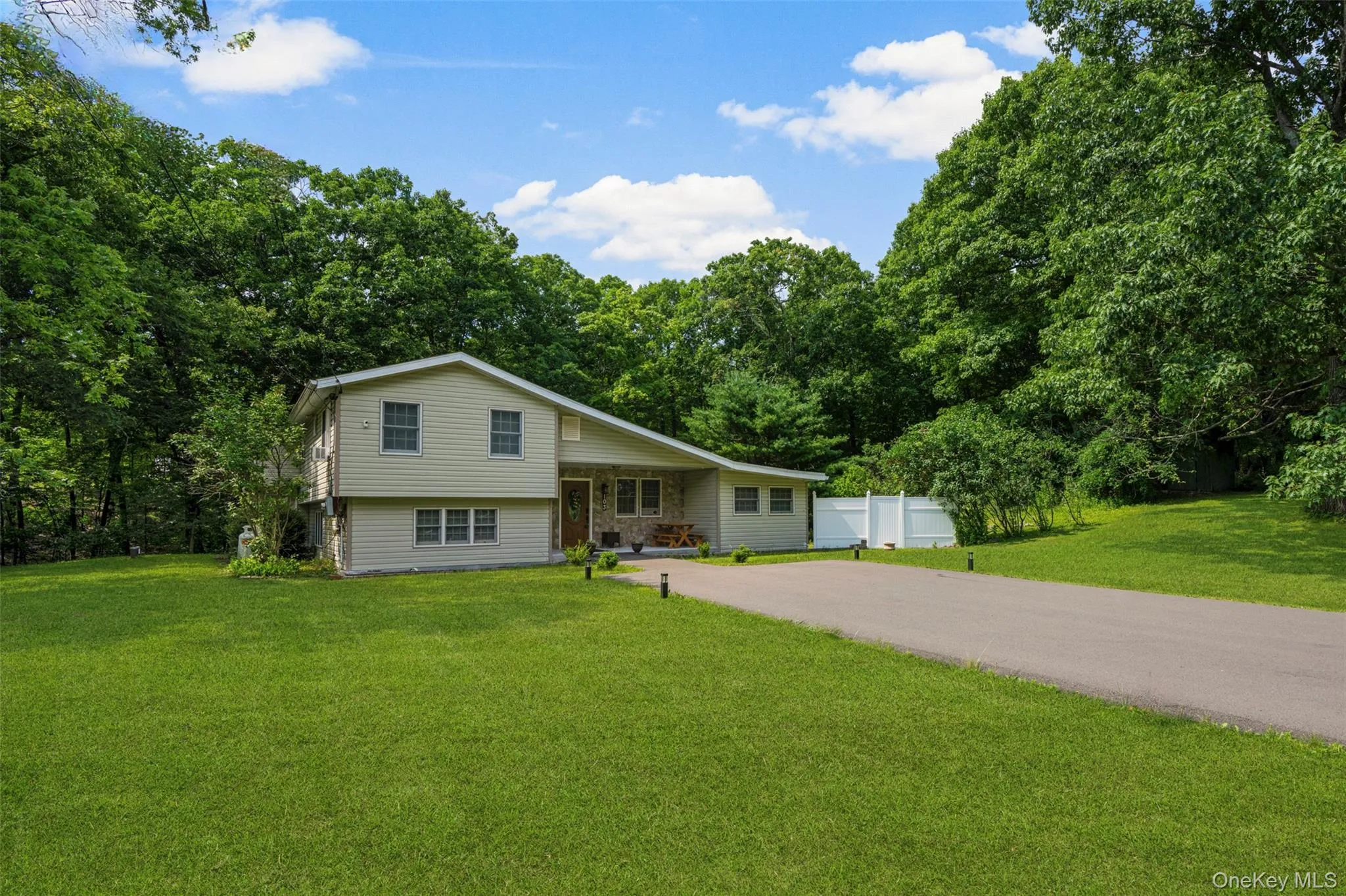 103 High Hill Road, Athens, NY, 3 Bedrooms Bedrooms, 10 Rooms Rooms,2 BathroomsBathrooms,Residential,For Rent,High Hill,0,1025923 103 High Hill Road, Athens, NY, 3 Bedrooms Bedrooms, 10 Rooms Rooms,2 BathroomsBathrooms,Residential,For Rent,High Hill,0,1025923