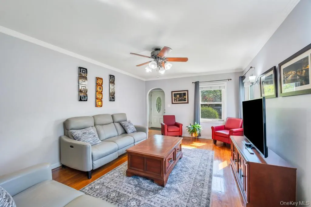 8726 249th Street, New York, NY, 3 Bedrooms Bedrooms, 6 Rooms Rooms,2 BathroomsBathrooms,Residential,For Rent,249th,0,1025925 8726 249th Street, New York, NY, 3 Bedrooms Bedrooms, 6 Rooms Rooms,2 BathroomsBathrooms,Residential,For Rent,249th,0,1025925