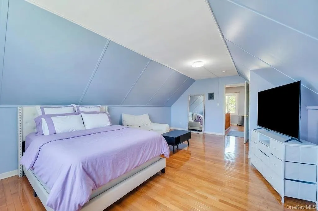8726 249th Street, New York, NY, 3 Bedrooms Bedrooms, 6 Rooms Rooms,2 BathroomsBathrooms,Residential,For Rent,249th,0,1025925 8726 249th Street, New York, NY, 3 Bedrooms Bedrooms, 6 Rooms Rooms,2 BathroomsBathrooms,Residential,For Rent,249th,0,1025925