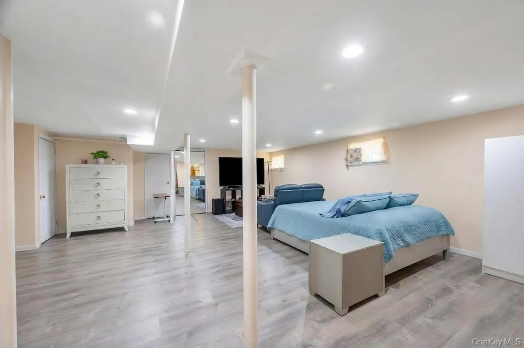 8726 249th Street, New York, NY, 3 Bedrooms Bedrooms, 6 Rooms Rooms,2 BathroomsBathrooms,Residential,For Rent,249th,0,1025925 8726 249th Street, New York, NY, 3 Bedrooms Bedrooms, 6 Rooms Rooms,2 BathroomsBathrooms,Residential,For Rent,249th,0,1025925