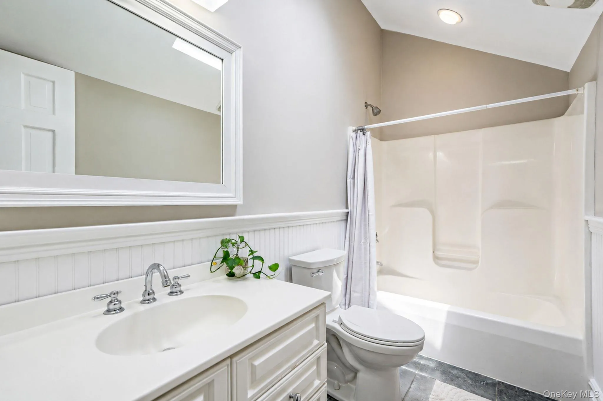 Full Bathroom 3, Vaulted Ceilings, Tub Full Bathroom 3, Vaulted Ceilings, Tub