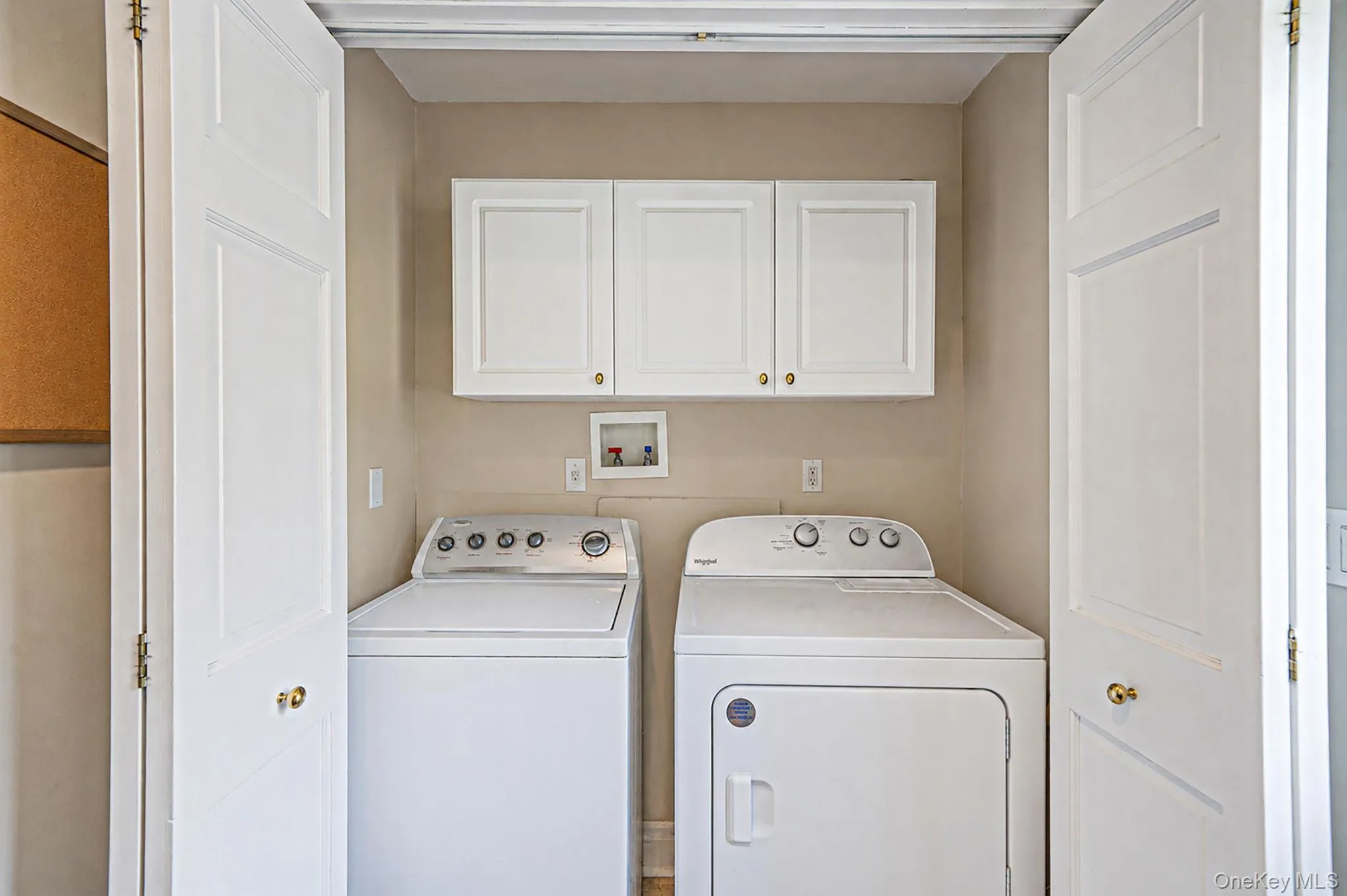 Laundry Room off Kitchen, Mudroom, Access to 1 Car Garage Laundry Room off Kitchen, Mudroom, Access to 1 Car Garage
