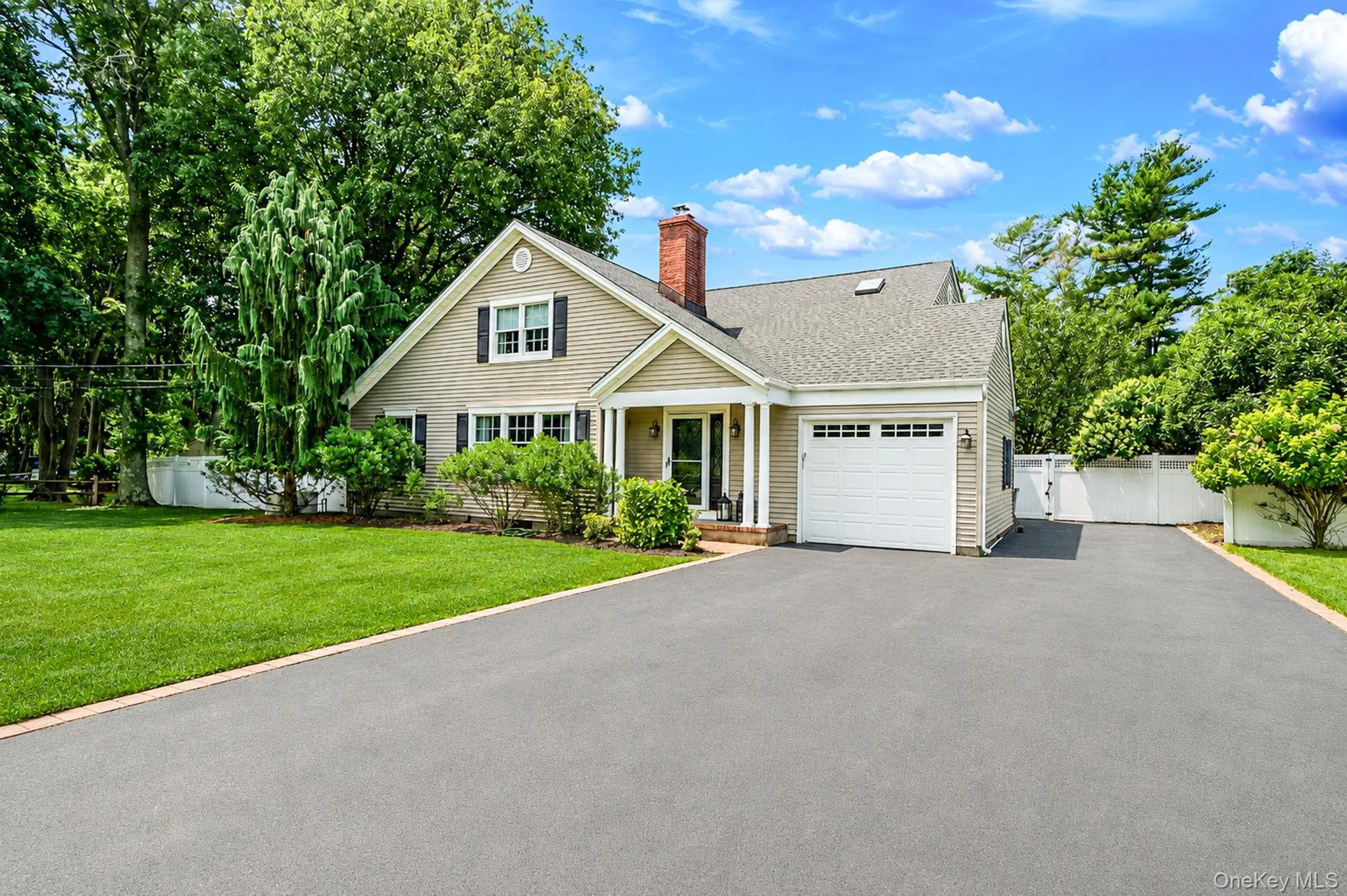 Approx 2500sqft + Full Basement and 1 Car Garage Expanded Cape on .55 Acres Approx 2500sqft + Full Basement and 1 Car Garage Expanded Cape on .55 Acres