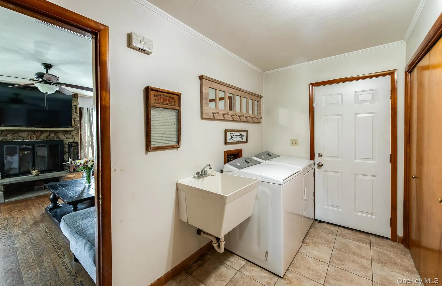 394 Smith Road, Pleasant Valley, NY, 3 Bedrooms Bedrooms, 9 Rooms Rooms,2 BathroomsBathrooms,Residential,For Rent,Smith,0,1025929 394 Smith Road, Pleasant Valley, NY, 3 Bedrooms Bedrooms, 9 Rooms Rooms,2 BathroomsBathrooms,Residential,For Rent,Smith,0,1025929