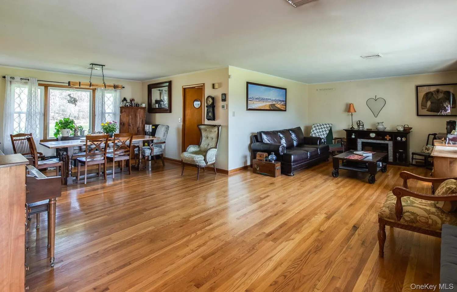 394 Smith Road, Pleasant Valley, NY, 3 Bedrooms Bedrooms, 9 Rooms Rooms,2 BathroomsBathrooms,Residential,For Rent,Smith,0,1025929 394 Smith Road, Pleasant Valley, NY, 3 Bedrooms Bedrooms, 9 Rooms Rooms,2 BathroomsBathrooms,Residential,For Rent,Smith,0,1025929