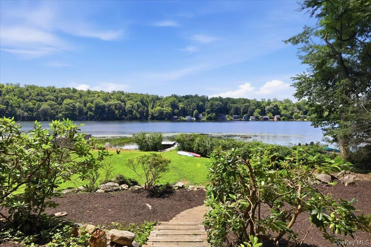 56 Twin Lakes Road, Lewisboro, NY, 3 Bedrooms Bedrooms, 8 Rooms Rooms,3 BathroomsBathrooms,Residential,For Rent,Twin Lakes,0,1025934 56 Twin Lakes Road, Lewisboro, NY, 3 Bedrooms Bedrooms, 8 Rooms Rooms,3 BathroomsBathrooms,Residential,For Rent,Twin Lakes,0,1025934