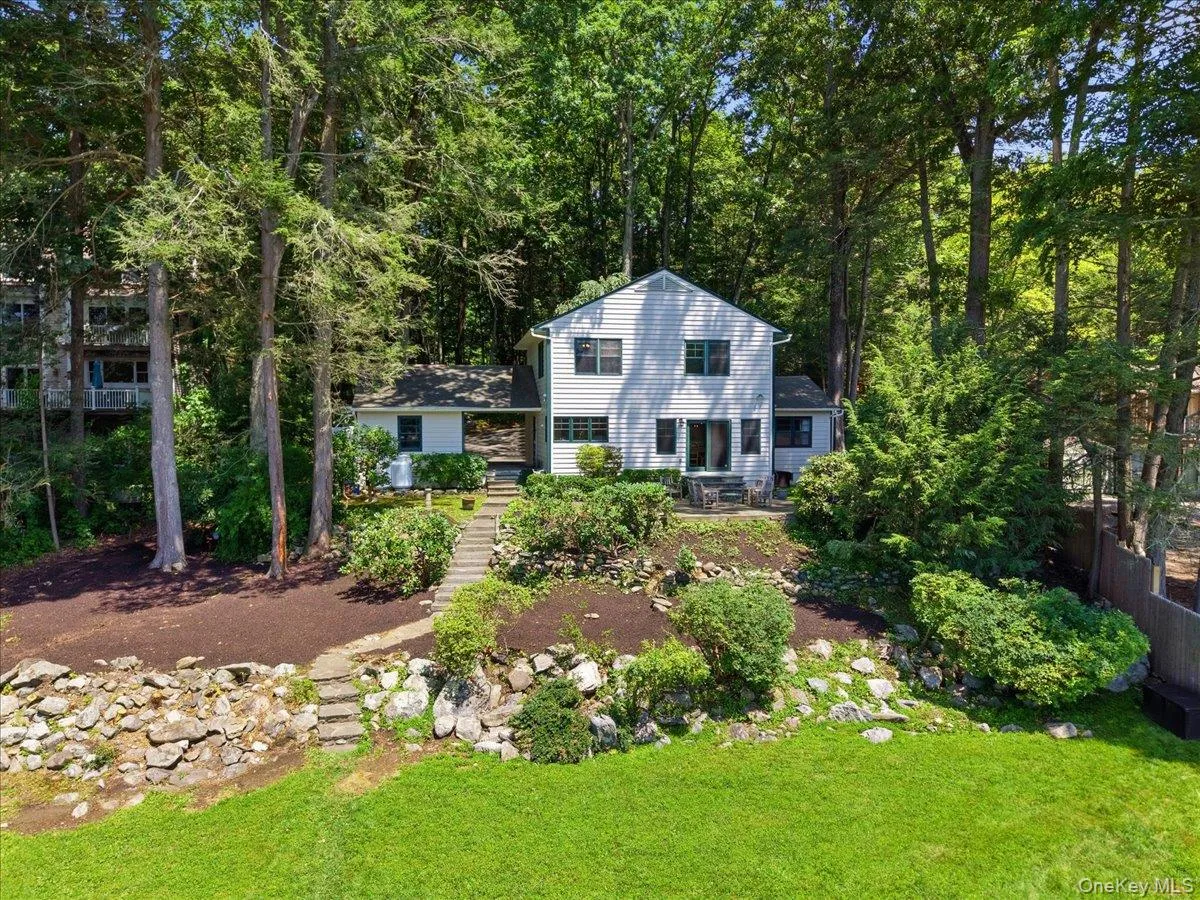 56 Twin Lakes Road, Lewisboro, NY, 3 Bedrooms Bedrooms, 8 Rooms Rooms,3 BathroomsBathrooms,Residential,For Rent,Twin Lakes,0,1025934 56 Twin Lakes Road, Lewisboro, NY, 3 Bedrooms Bedrooms, 8 Rooms Rooms,3 BathroomsBathrooms,Residential,For Rent,Twin Lakes,0,1025934