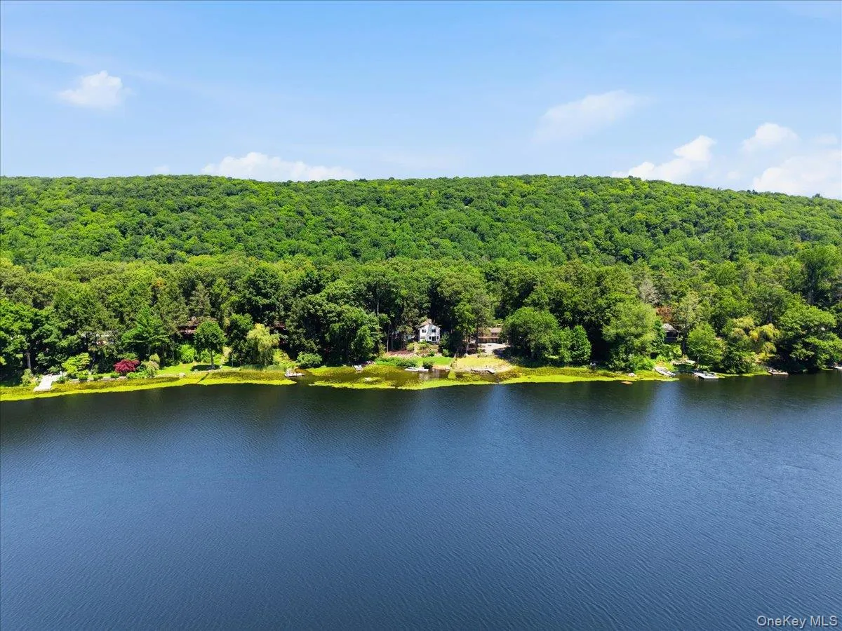 56 Twin Lakes Road, Lewisboro, NY, 3 Bedrooms Bedrooms, 8 Rooms Rooms,3 BathroomsBathrooms,Residential,For Rent,Twin Lakes,0,1025934 56 Twin Lakes Road, Lewisboro, NY, 3 Bedrooms Bedrooms, 8 Rooms Rooms,3 BathroomsBathrooms,Residential,For Rent,Twin Lakes,0,1025934