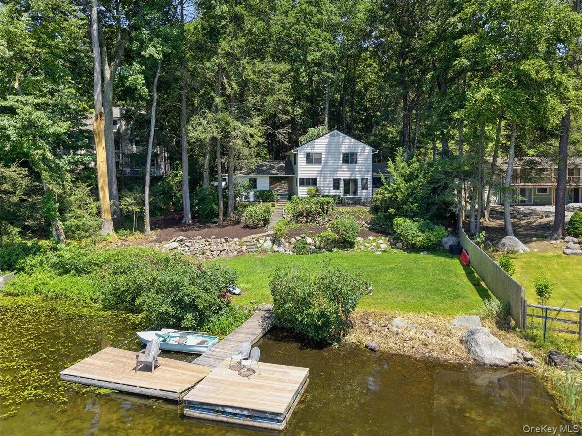 56 Twin Lakes Road, Lewisboro, NY, 3 Bedrooms Bedrooms, 8 Rooms Rooms,3 BathroomsBathrooms,Residential,For Rent,Twin Lakes,0,1025934 56 Twin Lakes Road, Lewisboro, NY, 3 Bedrooms Bedrooms, 8 Rooms Rooms,3 BathroomsBathrooms,Residential,For Rent,Twin Lakes,0,1025934