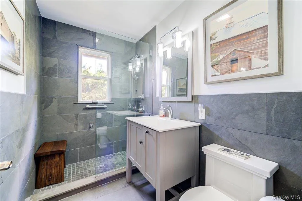 First floor bath First floor bath