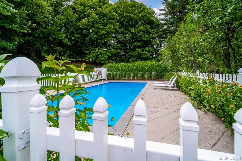 6566 State Route 55, Fallsburg, NY, 6 Bedrooms Bedrooms, 15 Rooms Rooms,3 BathroomsBathrooms,Residential,For Rent,State Route 55,0,1025939 6566 State Route 55, Fallsburg, NY, 6 Bedrooms Bedrooms, 15 Rooms Rooms,3 BathroomsBathrooms,Residential,For Rent,State Route 55,0,1025939