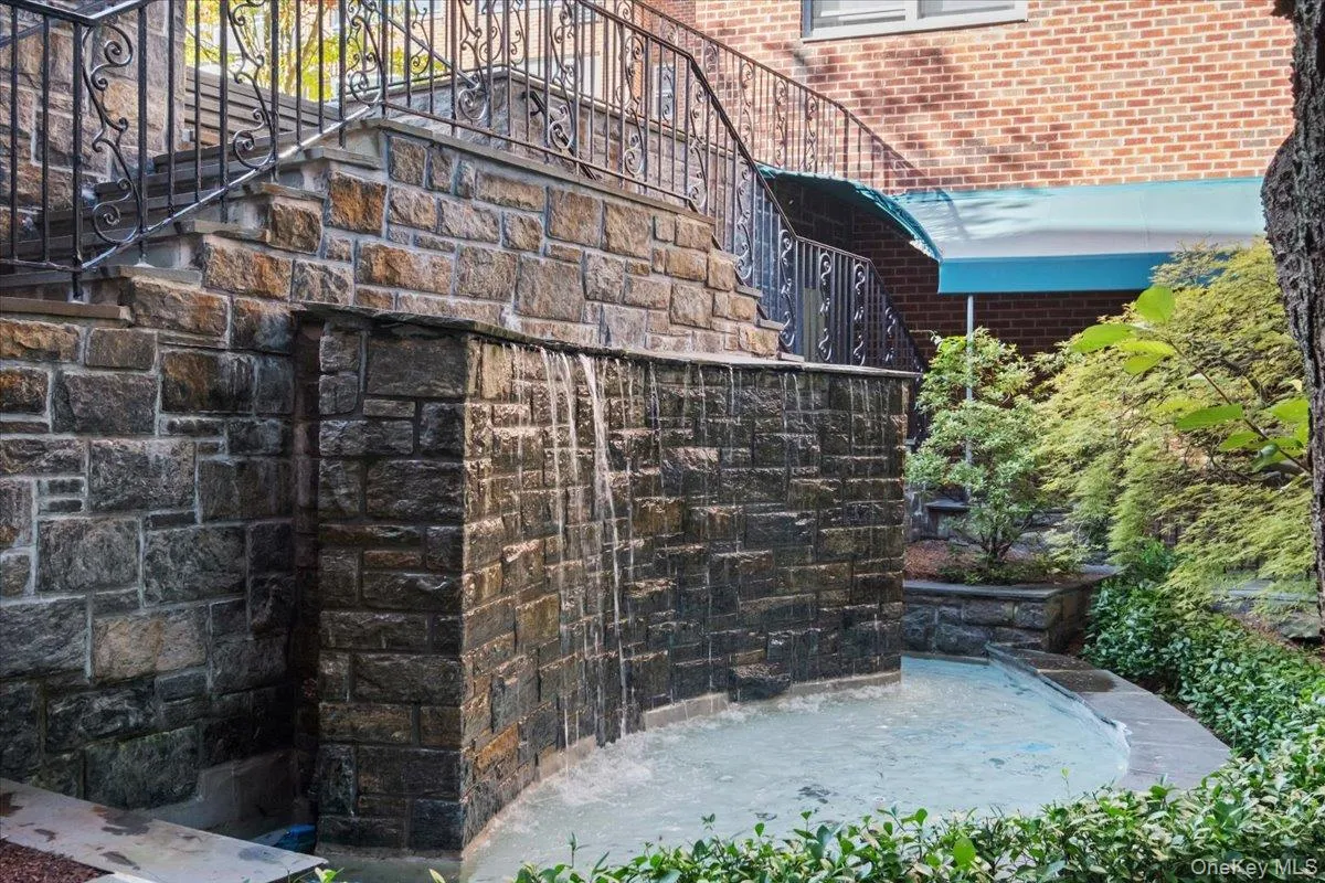 281 Garth Road, Eastchester, NY, 2 Bedrooms Bedrooms, 6 Rooms Rooms,2 BathroomsBathrooms,Residential Lease,For Rent,Garth,0,1025942 281 Garth Road, Eastchester, NY, 2 Bedrooms Bedrooms, 6 Rooms Rooms,2 BathroomsBathrooms,Residential Lease,For Rent,Garth,0,1025942