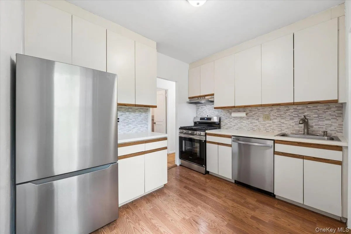 281 Garth Road, Eastchester, NY, 2 Bedrooms Bedrooms, 6 Rooms Rooms,2 BathroomsBathrooms,Residential Lease,For Rent,Garth,0,1025942 281 Garth Road, Eastchester, NY, 2 Bedrooms Bedrooms, 6 Rooms Rooms,2 BathroomsBathrooms,Residential Lease,For Rent,Garth,0,1025942