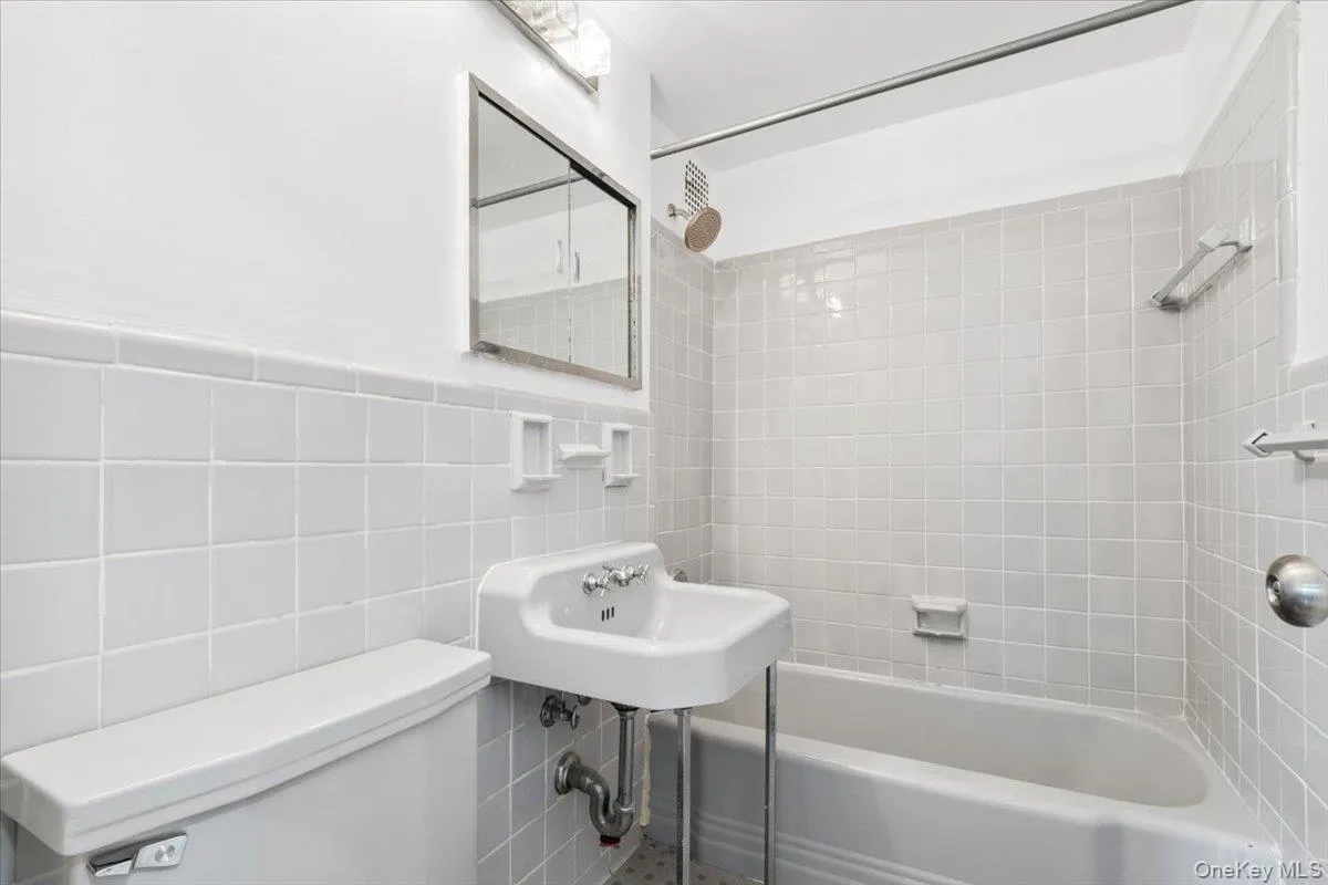 281 Garth Road, Eastchester, NY, 2 Bedrooms Bedrooms, 6 Rooms Rooms,2 BathroomsBathrooms,Residential Lease,For Rent,Garth,0,1025942 281 Garth Road, Eastchester, NY, 2 Bedrooms Bedrooms, 6 Rooms Rooms,2 BathroomsBathrooms,Residential Lease,For Rent,Garth,0,1025942