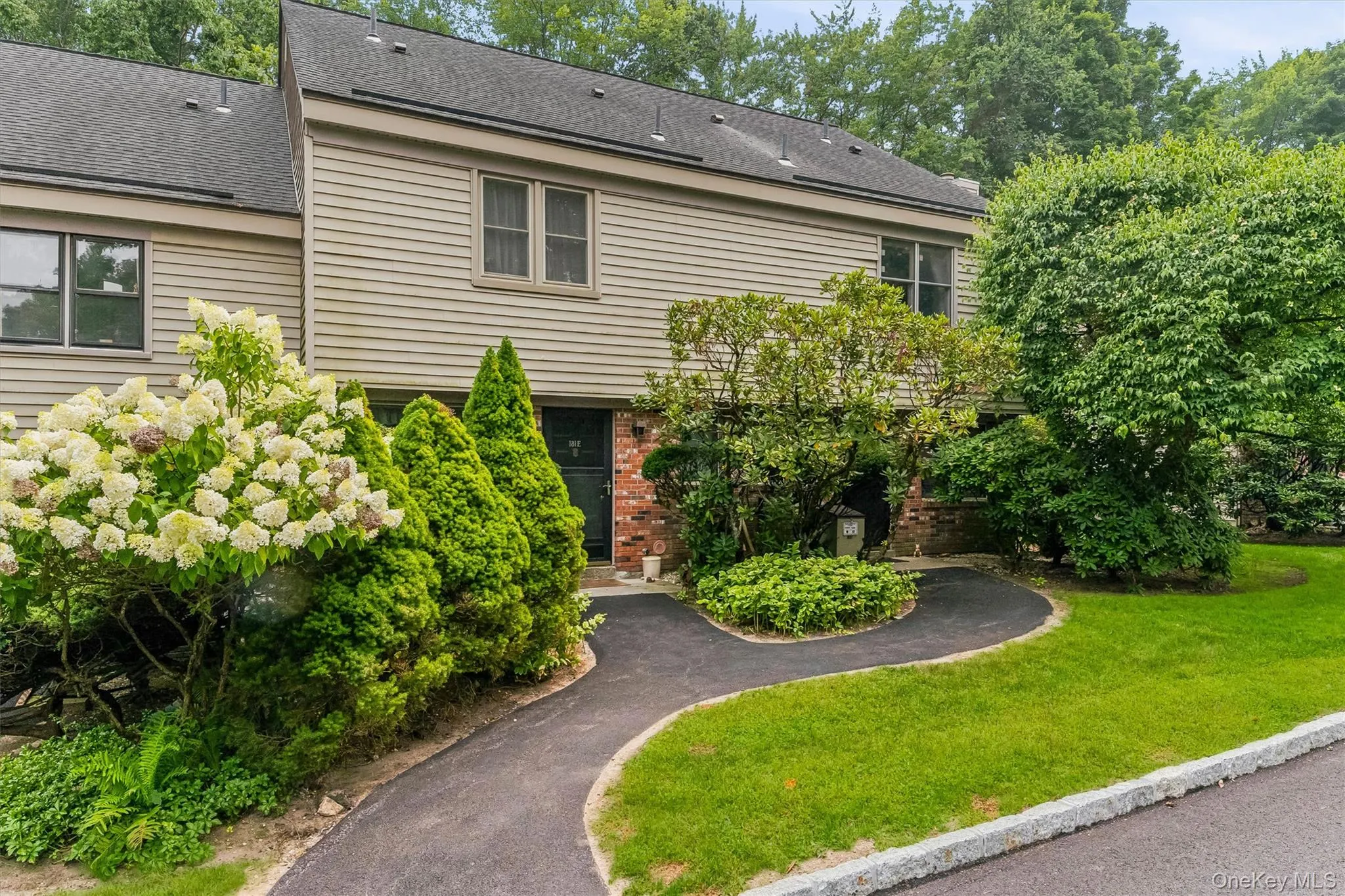 181 Heritage Hills, Somers, NY, 2 Bedrooms Bedrooms, 5 Rooms Rooms,1 BathroomBathrooms,Residential,For Rent,Heritage,0,1025943 181 Heritage Hills, Somers, NY, 2 Bedrooms Bedrooms, 5 Rooms Rooms,1 BathroomBathrooms,Residential,For Rent,Heritage,0,1025943