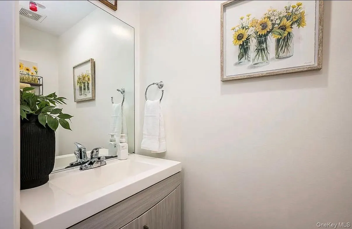 28 Sagamore Road, Hempstead, NY, 3 Bedrooms Bedrooms, 6 Rooms Rooms,2 BathroomsBathrooms,Residential,For Rent,Sagamore,0,1025955 28 Sagamore Road, Hempstead, NY, 3 Bedrooms Bedrooms, 6 Rooms Rooms,2 BathroomsBathrooms,Residential,For Rent,Sagamore,0,1025955