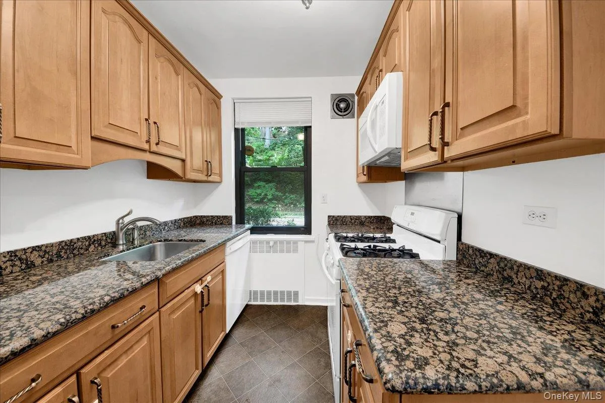 40 Rockledge, Greenburgh, NY, 1 Bedroom Bedrooms, 5 Rooms Rooms,1 BathroomBathrooms,Residential,For Rent,Rockledge,0,1025958 40 Rockledge, Greenburgh, NY, 1 Bedroom Bedrooms, 5 Rooms Rooms,1 BathroomBathrooms,Residential,For Rent,Rockledge,0,1025958