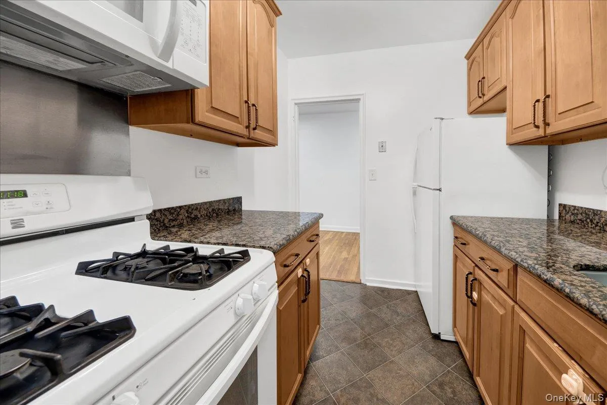40 Rockledge, Greenburgh, NY, 1 Bedroom Bedrooms, 5 Rooms Rooms,1 BathroomBathrooms,Residential,For Rent,Rockledge,0,1025958 40 Rockledge, Greenburgh, NY, 1 Bedroom Bedrooms, 5 Rooms Rooms,1 BathroomBathrooms,Residential,For Rent,Rockledge,0,1025958