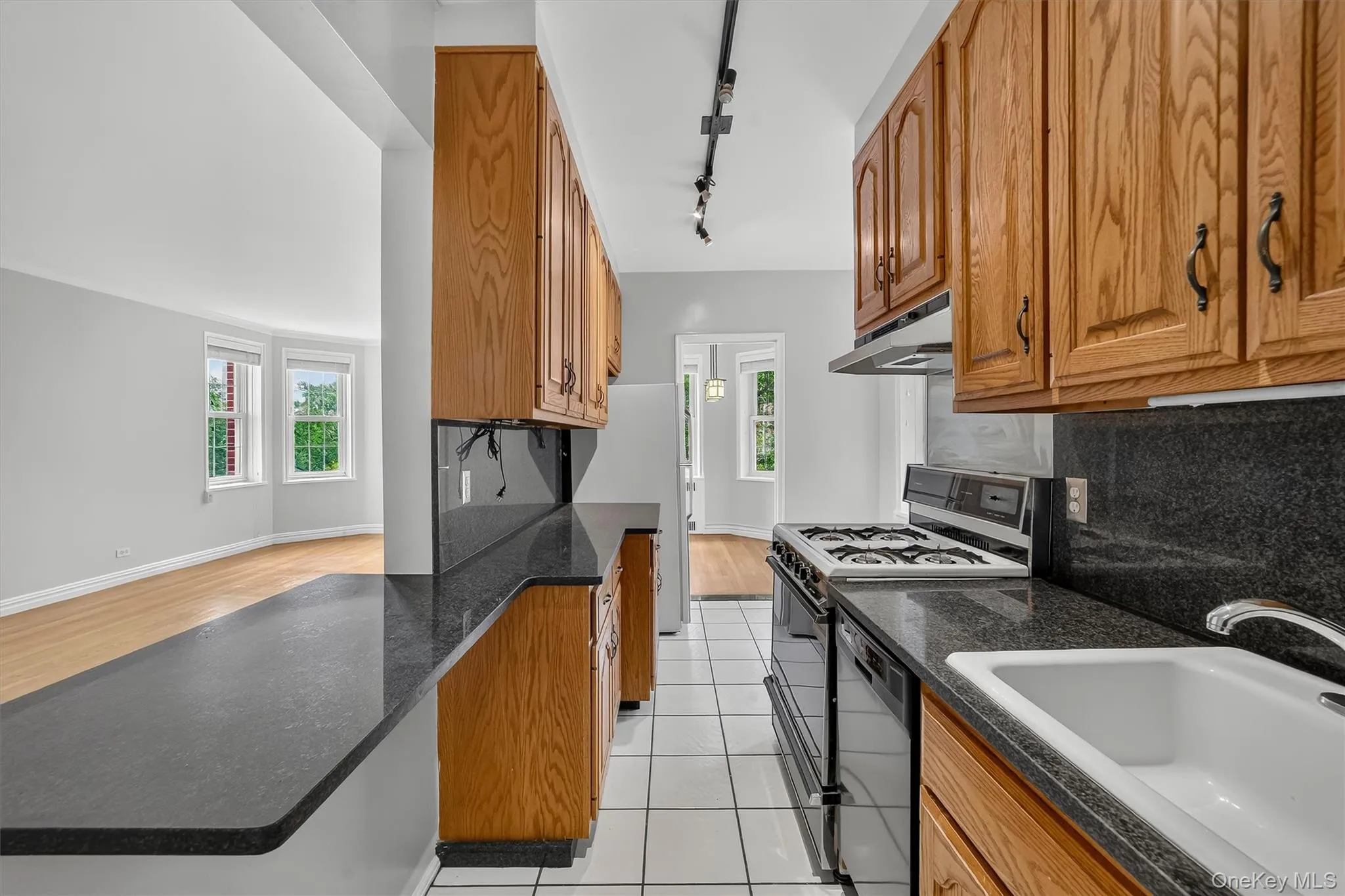 949 Palmer Road, Yonkers, NY, 1 Bedroom Bedrooms, 4 Rooms Rooms,1 BathroomBathrooms,Residential,For Rent,Palmer,0,1025960 949 Palmer Road, Yonkers, NY, 1 Bedroom Bedrooms, 4 Rooms Rooms,1 BathroomBathrooms,Residential,For Rent,Palmer,0,1025960