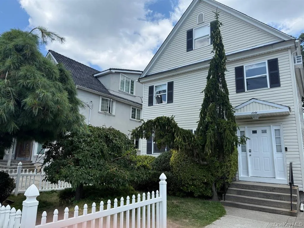 60 Columbia Avenue, Hempstead, NY, 4 Bedrooms Bedrooms, 8 Rooms Rooms,2 BathroomsBathrooms,Residential Lease,For Rent,Columbia,0,1025967 60 Columbia Avenue, Hempstead, NY, 4 Bedrooms Bedrooms, 8 Rooms Rooms,2 BathroomsBathrooms,Residential Lease,For Rent,Columbia,0,1025967