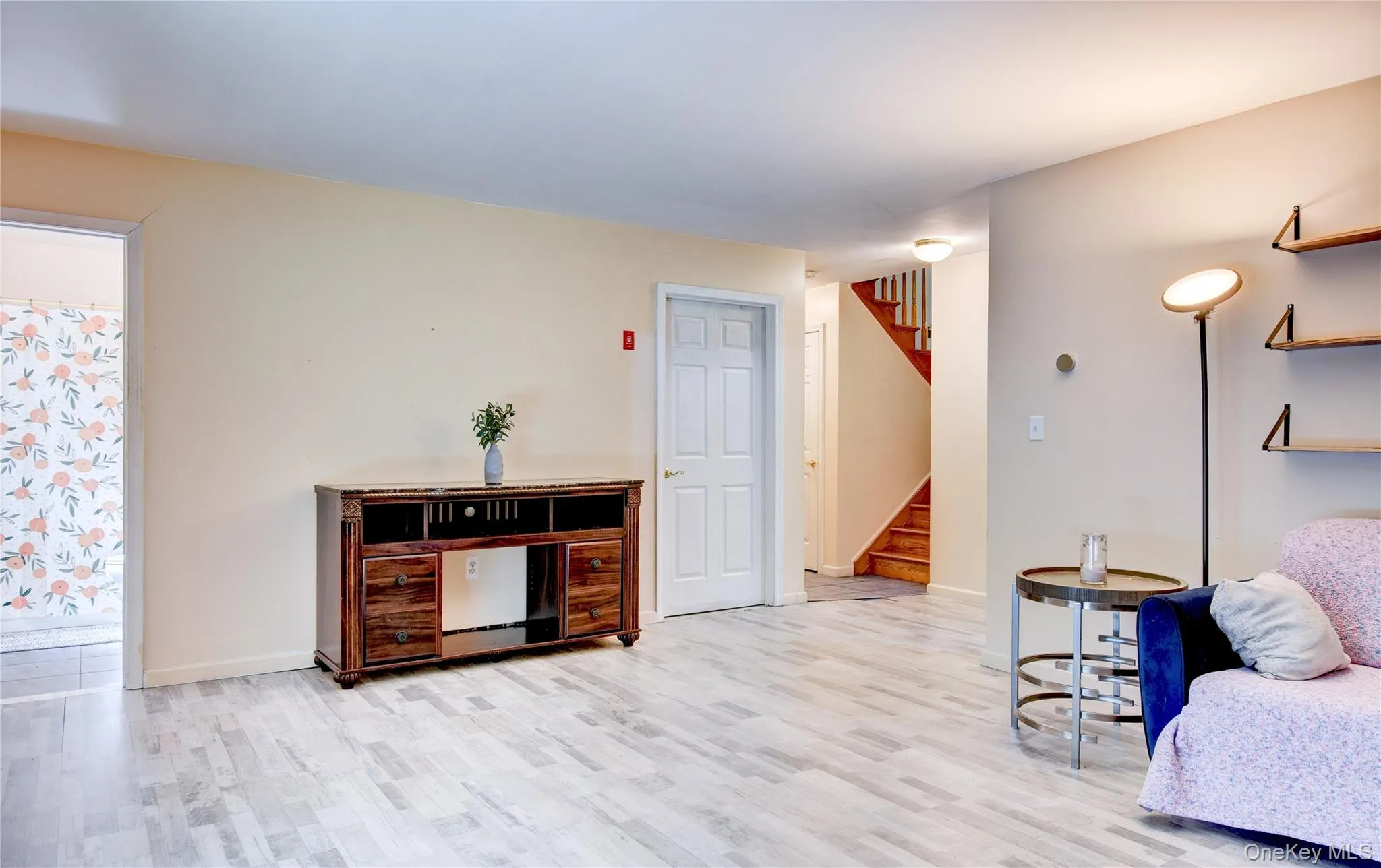Laundry room on this level Laundry room on this level