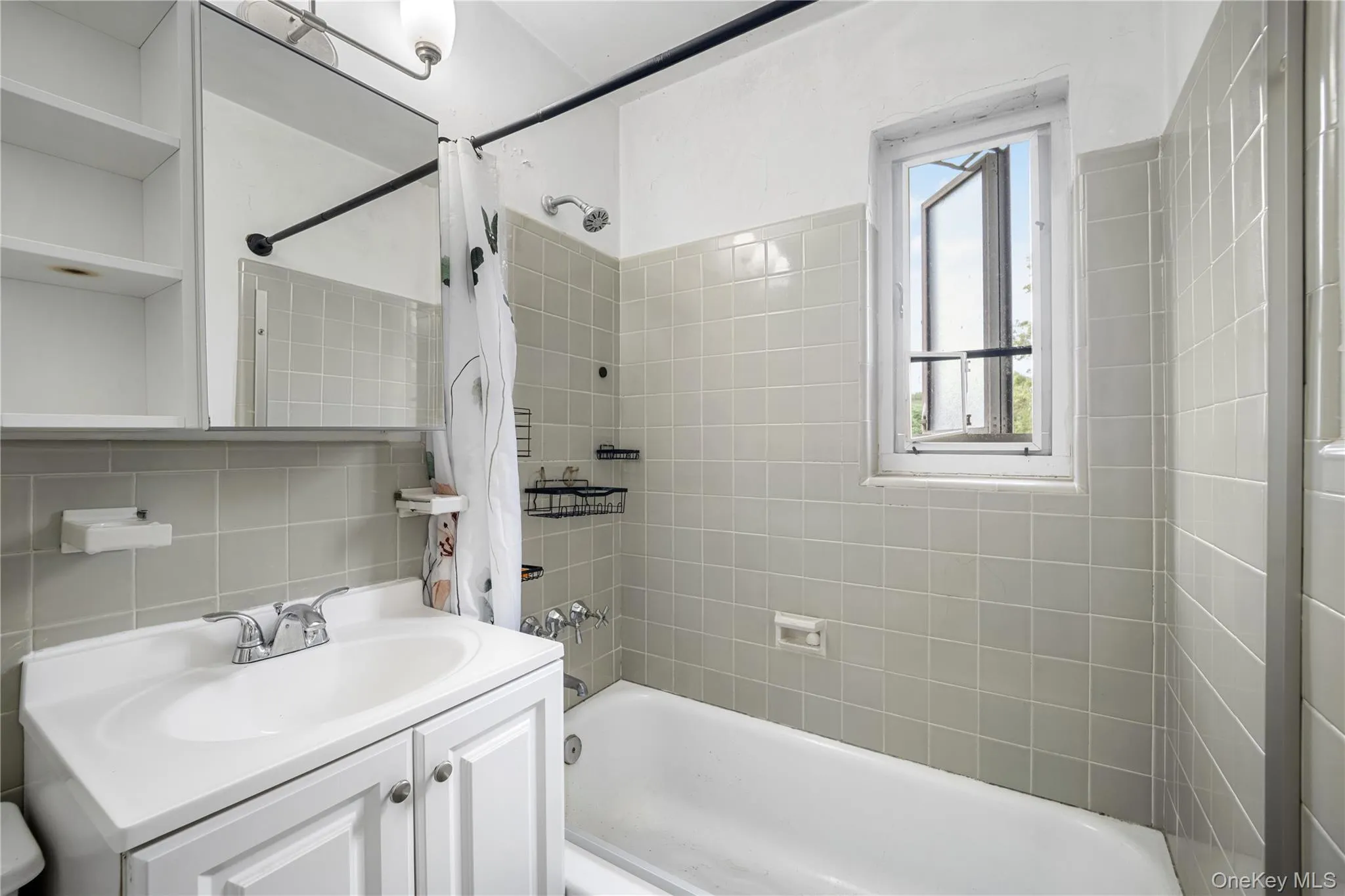 224-02 Stronghurst Avenue, New York, NY, 2 Bedrooms Bedrooms, 4 Rooms Rooms,1 BathroomBathrooms,Residential,For Rent,Stronghurst,0,1025979 224-02 Stronghurst Avenue, New York, NY, 2 Bedrooms Bedrooms, 4 Rooms Rooms,1 BathroomBathrooms,Residential,For Rent,Stronghurst,0,1025979