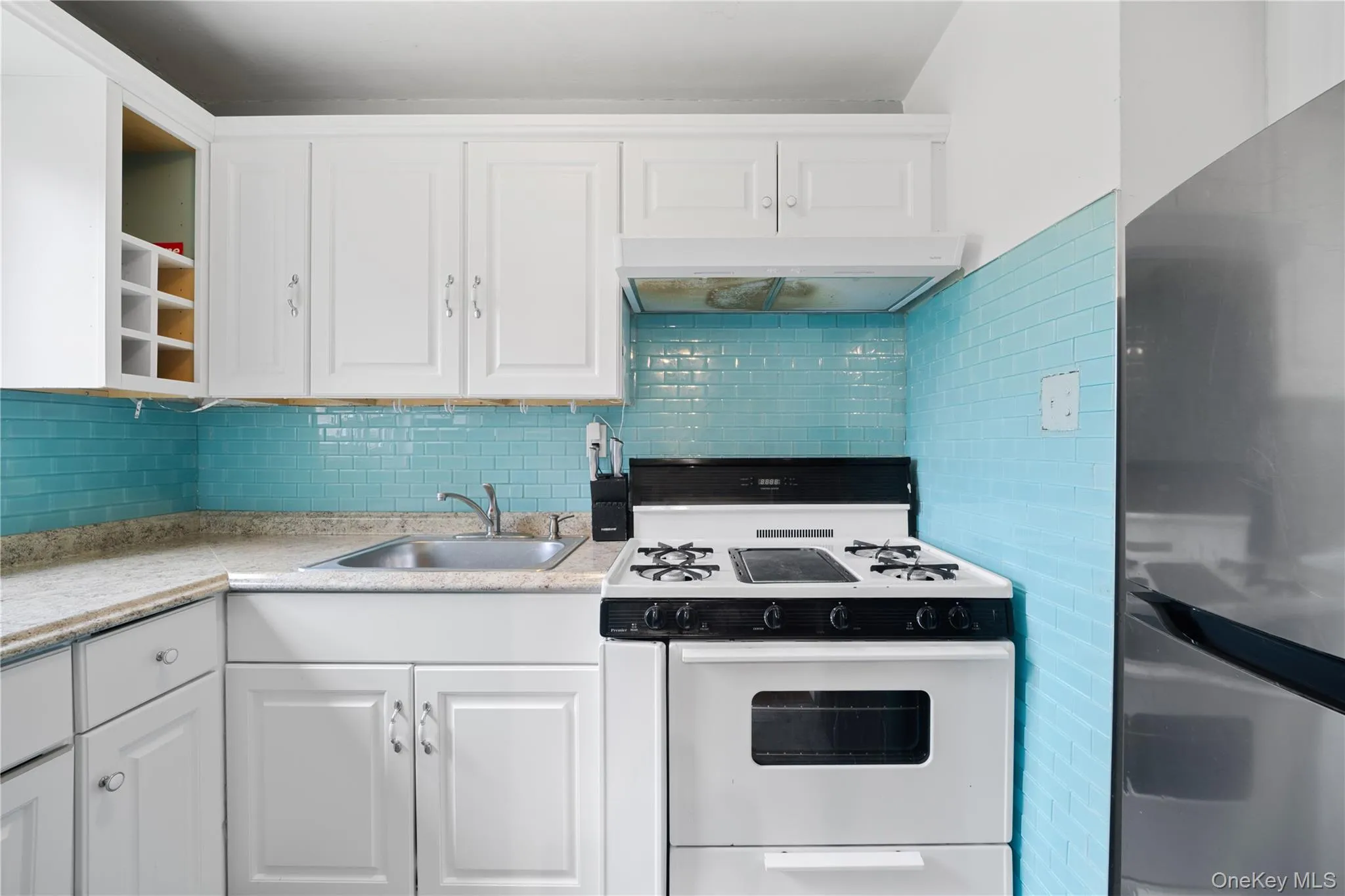 224-02 Stronghurst Avenue, New York, NY, 2 Bedrooms Bedrooms, 4 Rooms Rooms,1 BathroomBathrooms,Residential,For Rent,Stronghurst,0,1025979 224-02 Stronghurst Avenue, New York, NY, 2 Bedrooms Bedrooms, 4 Rooms Rooms,1 BathroomBathrooms,Residential,For Rent,Stronghurst,0,1025979