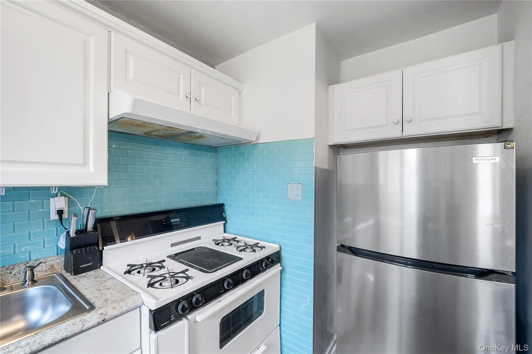 224-02 Stronghurst Avenue, New York, NY, 2 Bedrooms Bedrooms, 4 Rooms Rooms,1 BathroomBathrooms,Residential,For Rent,Stronghurst,0,1025979 224-02 Stronghurst Avenue, New York, NY, 2 Bedrooms Bedrooms, 4 Rooms Rooms,1 BathroomBathrooms,Residential,For Rent,Stronghurst,0,1025979