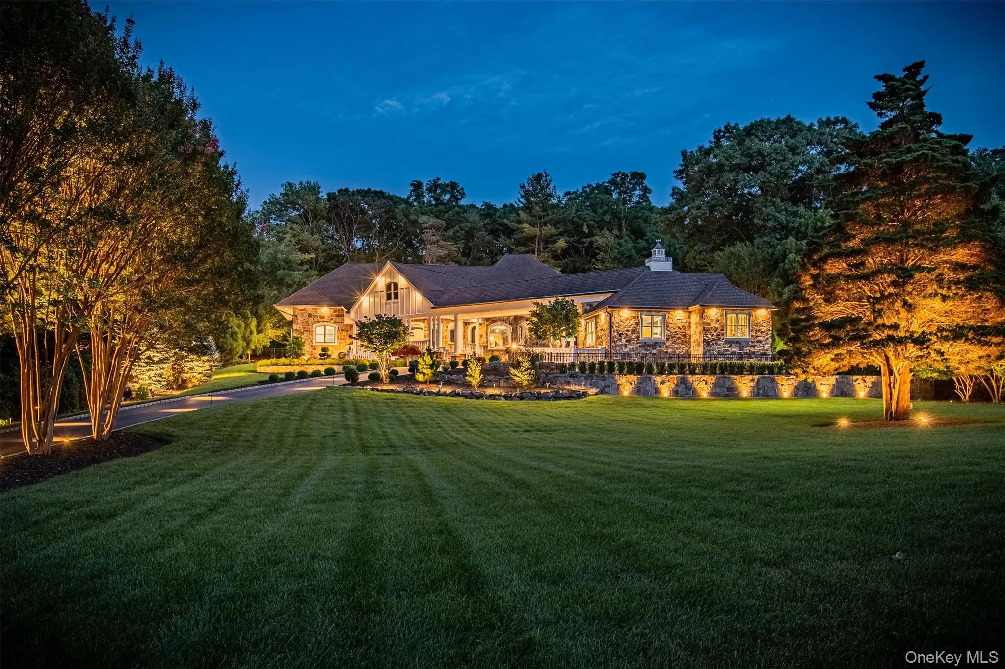25 Marions Lane, Huntington, NY, 4 Bedrooms Bedrooms, 16 Rooms Rooms,3 BathroomsBathrooms,Residential,For Rent,Marions,0,1025980 25 Marions Lane, Huntington, NY, 4 Bedrooms Bedrooms, 16 Rooms Rooms,3 BathroomsBathrooms,Residential,For Rent,Marions,0,1025980