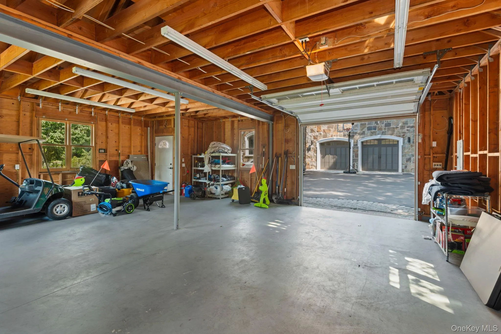 25 Marions Lane, Huntington, NY, 4 Bedrooms Bedrooms, 16 Rooms Rooms,3 BathroomsBathrooms,Residential,For Rent,Marions,0,1025980 25 Marions Lane, Huntington, NY, 4 Bedrooms Bedrooms, 16 Rooms Rooms,3 BathroomsBathrooms,Residential,For Rent,Marions,0,1025980