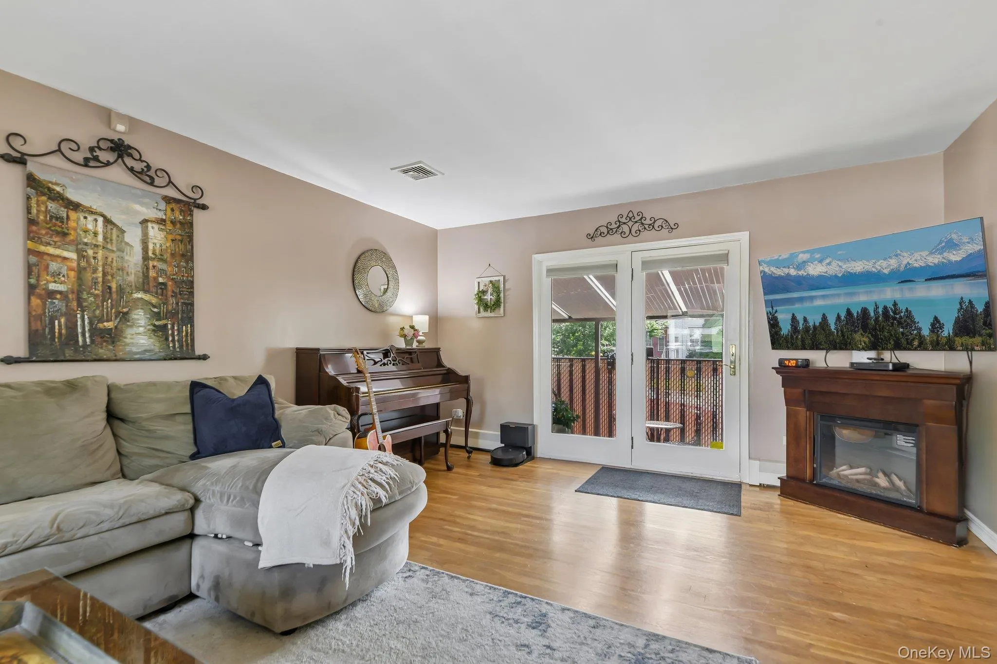 7814 Langdale Street, New York, NY, 3 Bedrooms Bedrooms, 6 Rooms Rooms,1 BathroomBathrooms,Residential,For Rent,Langdale,0,1025984 7814 Langdale Street, New York, NY, 3 Bedrooms Bedrooms, 6 Rooms Rooms,1 BathroomBathrooms,Residential,For Rent,Langdale,0,1025984