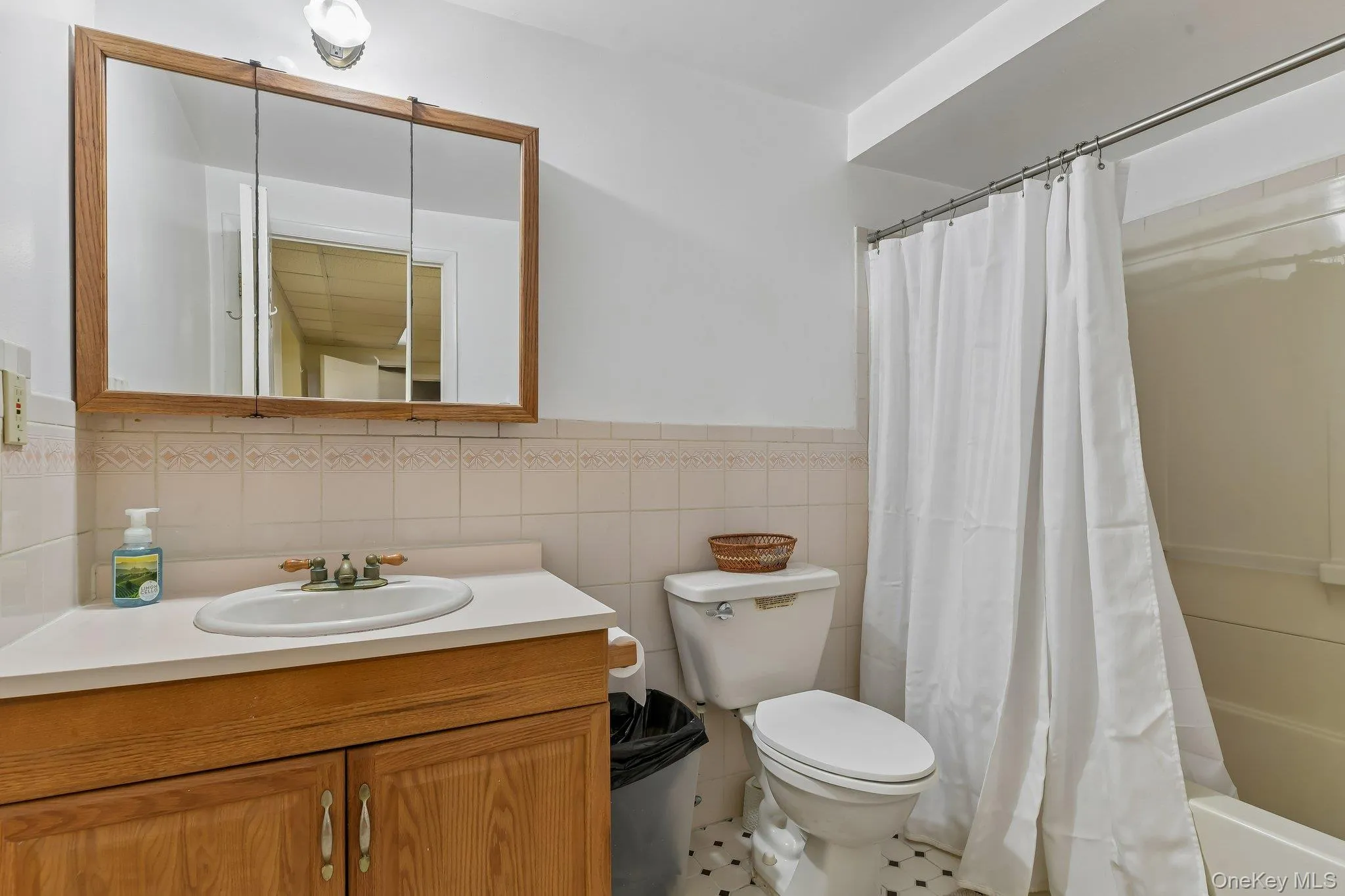 7814 Langdale Street, New York, NY, 3 Bedrooms Bedrooms, 6 Rooms Rooms,1 BathroomBathrooms,Residential,For Rent,Langdale,0,1025984 7814 Langdale Street, New York, NY, 3 Bedrooms Bedrooms, 6 Rooms Rooms,1 BathroomBathrooms,Residential,For Rent,Langdale,0,1025984