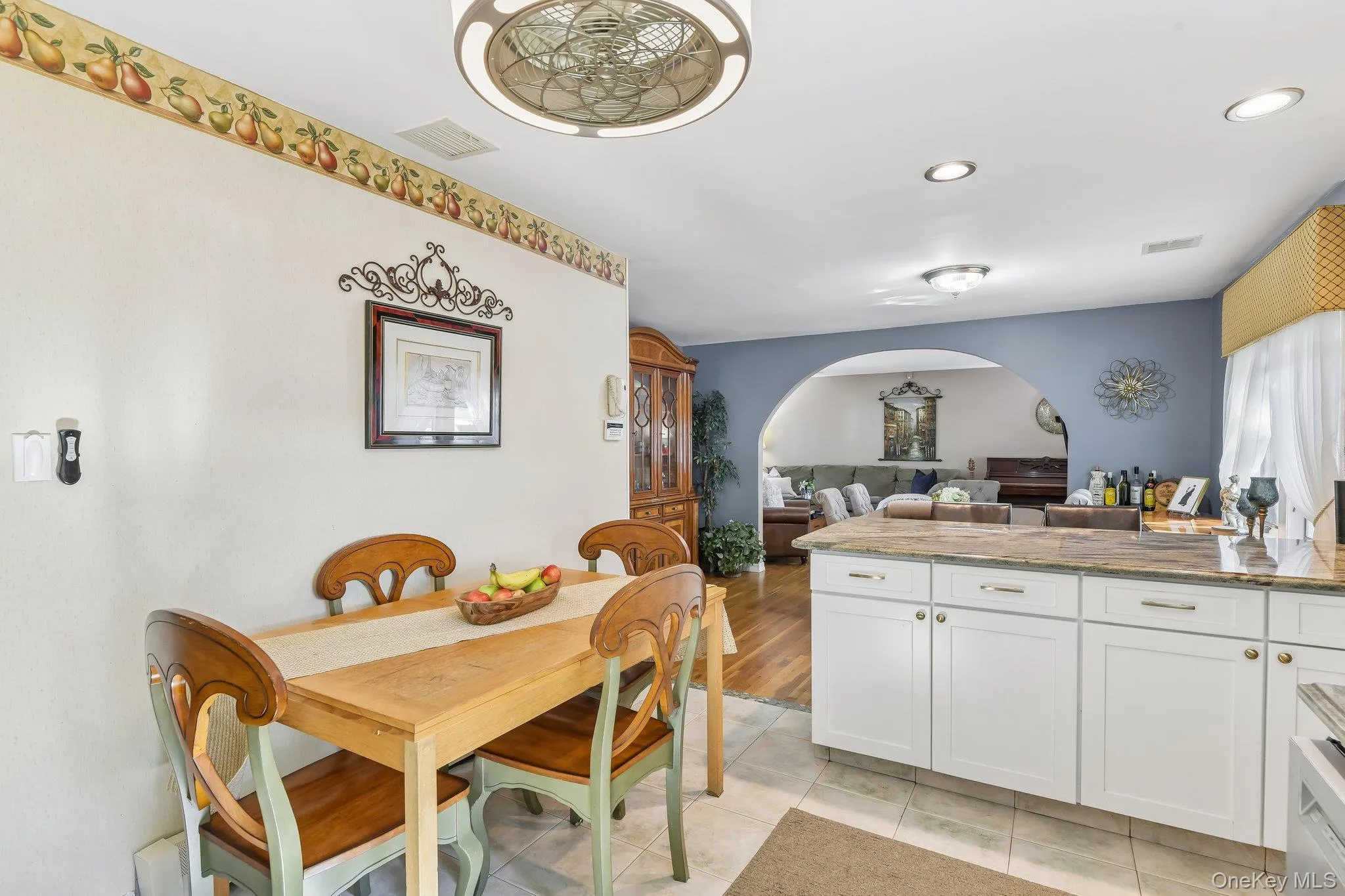 7814 Langdale Street, New York, NY, 3 Bedrooms Bedrooms, 6 Rooms Rooms,1 BathroomBathrooms,Residential,For Rent,Langdale,0,1025984 7814 Langdale Street, New York, NY, 3 Bedrooms Bedrooms, 6 Rooms Rooms,1 BathroomBathrooms,Residential,For Rent,Langdale,0,1025984