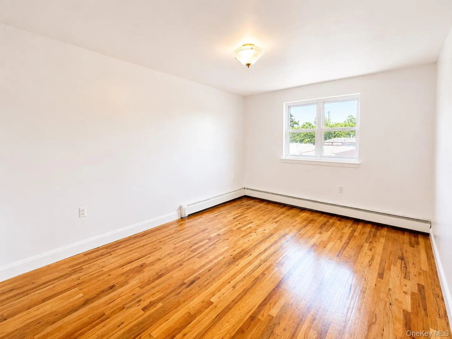 533 Soundview Avenue, New York, NY, 3 Bedrooms Bedrooms, 7 Rooms Rooms,1 BathroomBathrooms,Residential Lease,For Rent,Soundview,0,1025991 533 Soundview Avenue, New York, NY, 3 Bedrooms Bedrooms, 7 Rooms Rooms,1 BathroomBathrooms,Residential Lease,For Rent,Soundview,0,1025991