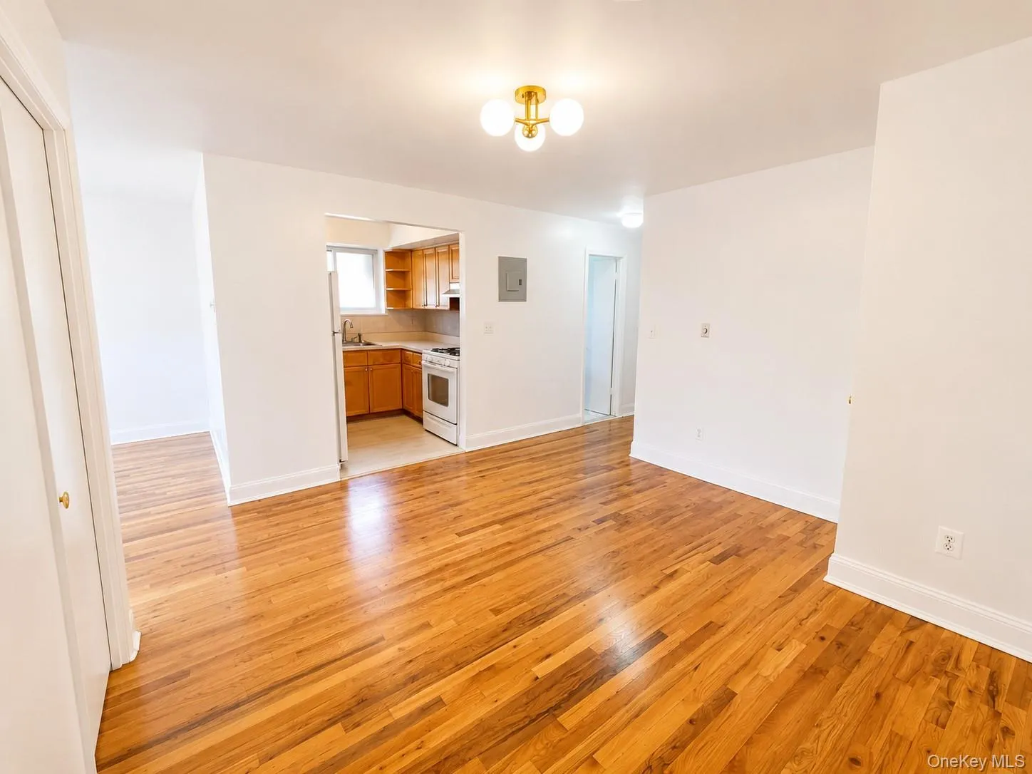 533 Soundview Avenue, New York, NY, 3 Bedrooms Bedrooms, 7 Rooms Rooms,1 BathroomBathrooms,Residential Lease,For Rent,Soundview,0,1025991 533 Soundview Avenue, New York, NY, 3 Bedrooms Bedrooms, 7 Rooms Rooms,1 BathroomBathrooms,Residential Lease,For Rent,Soundview,0,1025991