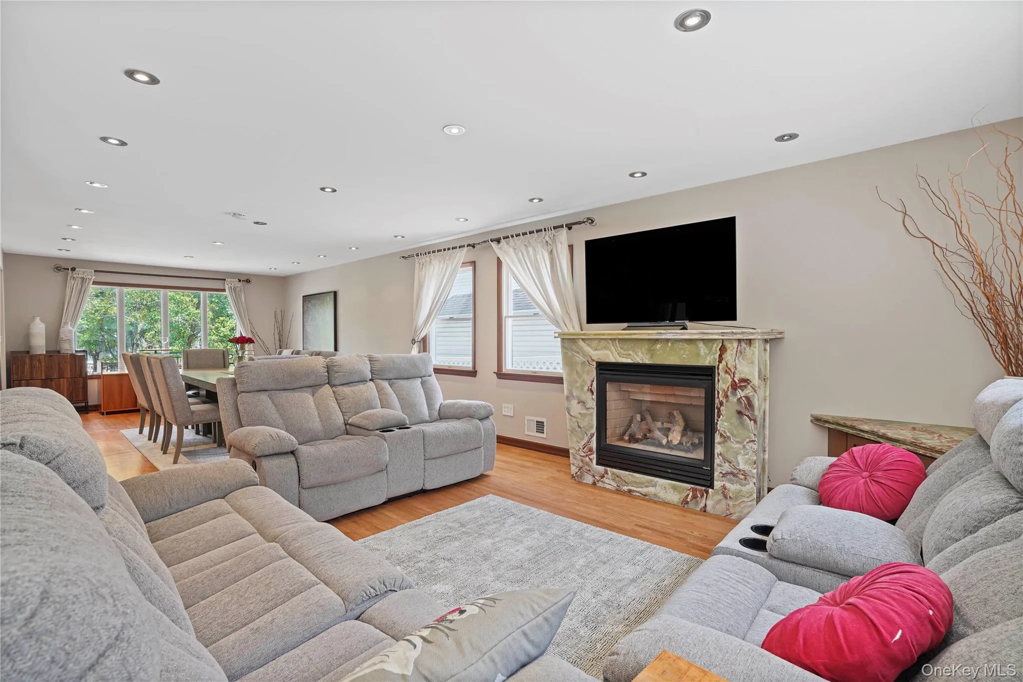 268 Ardsley Street, New York, NY, 4 Bedrooms Bedrooms, 9 Rooms Rooms,3 BathroomsBathrooms,Residential,For Rent,Ardsley,0,1026004 268 Ardsley Street, New York, NY, 4 Bedrooms Bedrooms, 9 Rooms Rooms,3 BathroomsBathrooms,Residential,For Rent,Ardsley,0,1026004