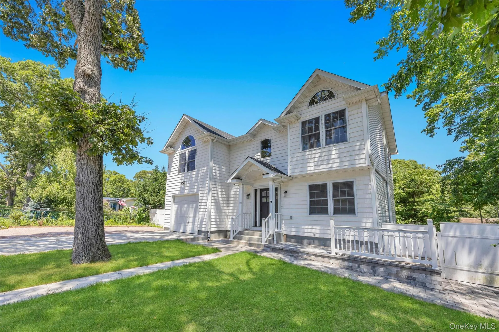 71 Penn Street, Brookhaven, NY, 6 Bedrooms Bedrooms, 9 Rooms Rooms,3 BathroomsBathrooms,Residential,For Rent,Penn,0,1026021 71 Penn Street, Brookhaven, NY, 6 Bedrooms Bedrooms, 9 Rooms Rooms,3 BathroomsBathrooms,Residential,For Rent,Penn,0,1026021