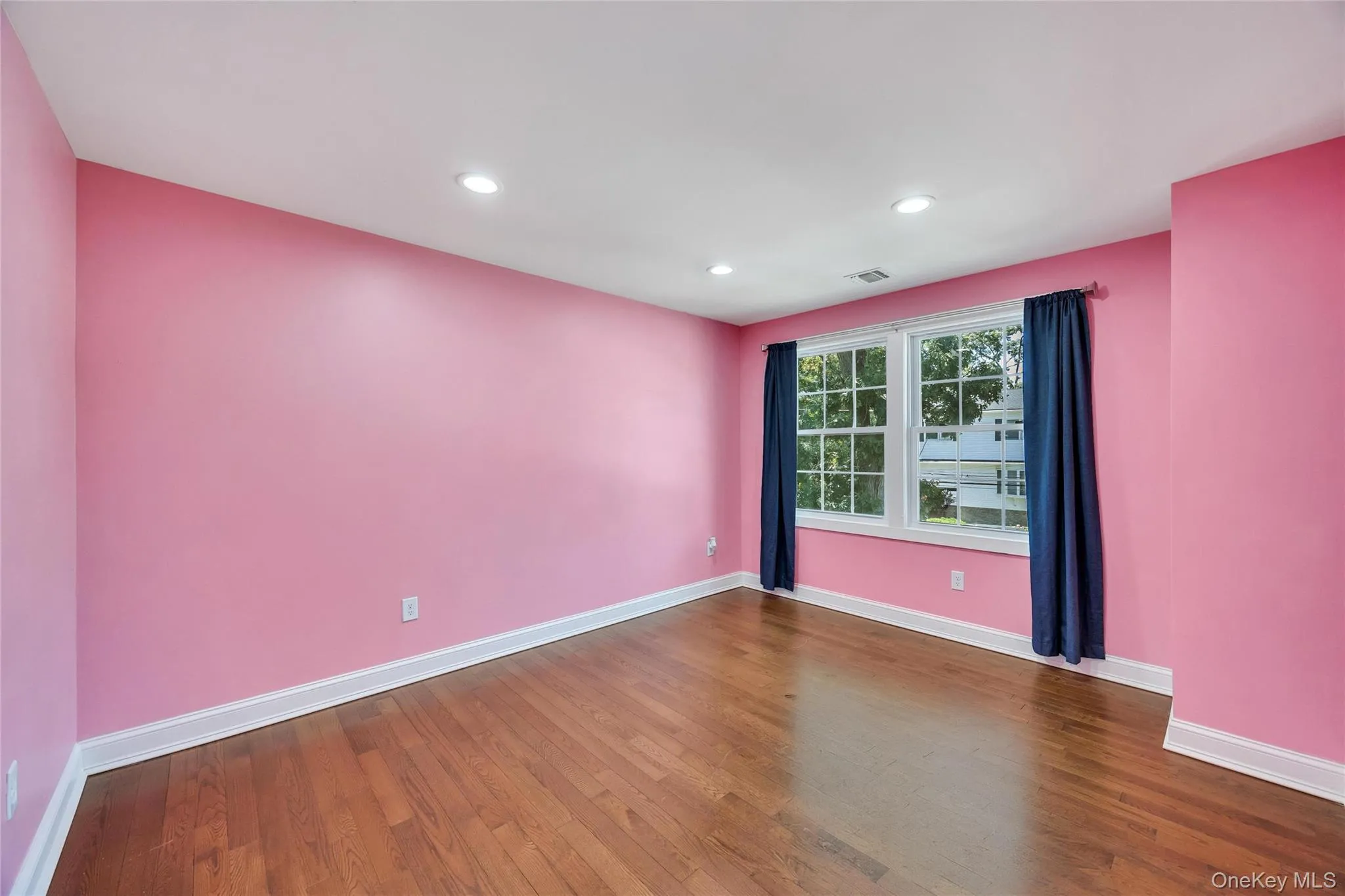 71 Penn Street, Brookhaven, NY, 6 Bedrooms Bedrooms, 9 Rooms Rooms,3 BathroomsBathrooms,Residential,For Rent,Penn,0,1026021 71 Penn Street, Brookhaven, NY, 6 Bedrooms Bedrooms, 9 Rooms Rooms,3 BathroomsBathrooms,Residential,For Rent,Penn,0,1026021