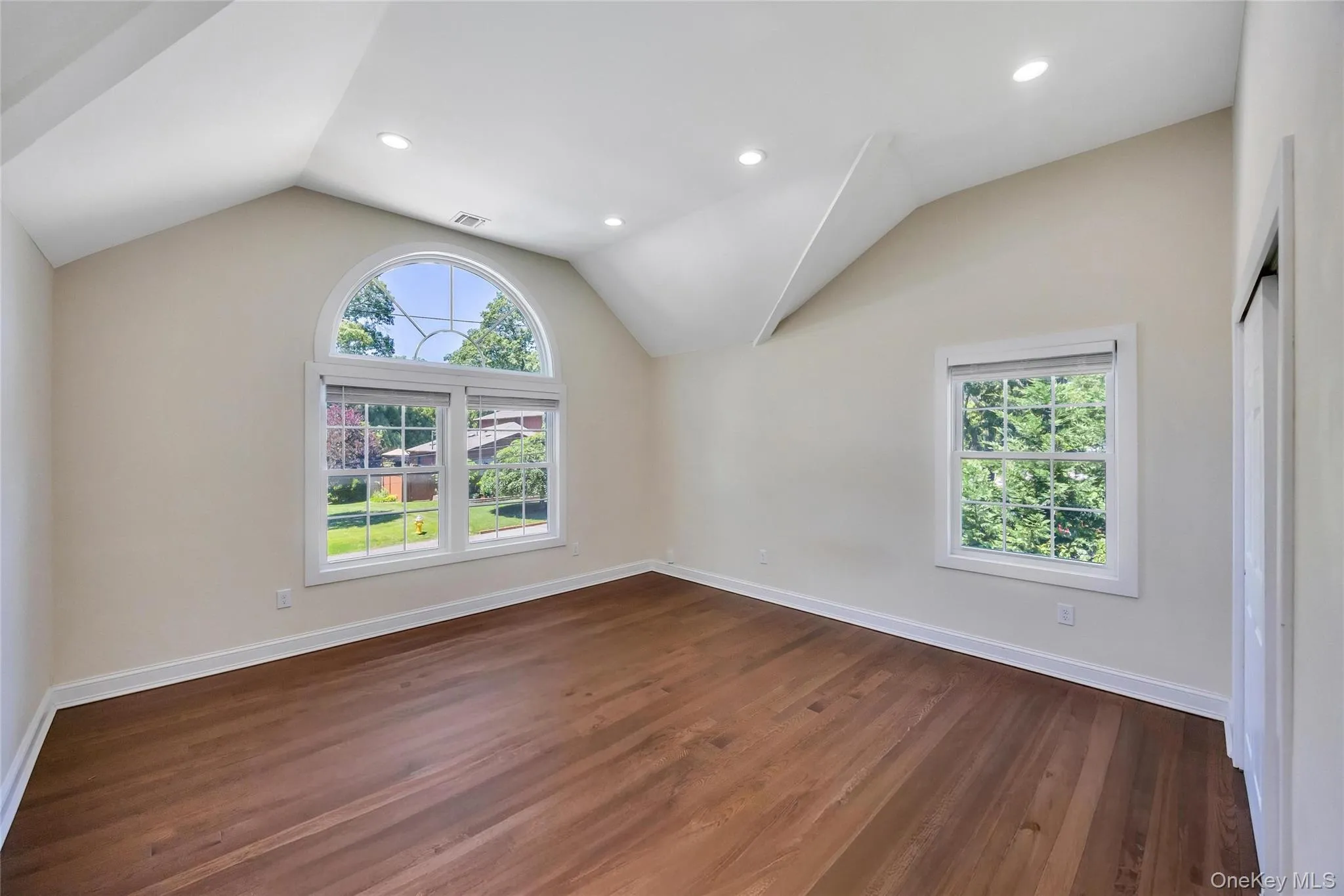 71 Penn Street, Brookhaven, NY, 6 Bedrooms Bedrooms, 9 Rooms Rooms,3 BathroomsBathrooms,Residential,For Rent,Penn,0,1026021 71 Penn Street, Brookhaven, NY, 6 Bedrooms Bedrooms, 9 Rooms Rooms,3 BathroomsBathrooms,Residential,For Rent,Penn,0,1026021