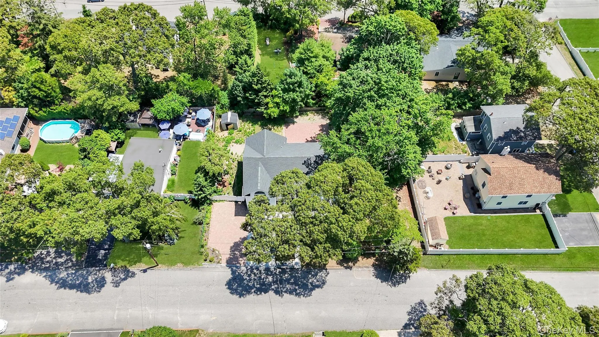 71 Penn Street, Brookhaven, NY, 6 Bedrooms Bedrooms, 9 Rooms Rooms,3 BathroomsBathrooms,Residential,For Rent,Penn,0,1026021 71 Penn Street, Brookhaven, NY, 6 Bedrooms Bedrooms, 9 Rooms Rooms,3 BathroomsBathrooms,Residential,For Rent,Penn,0,1026021