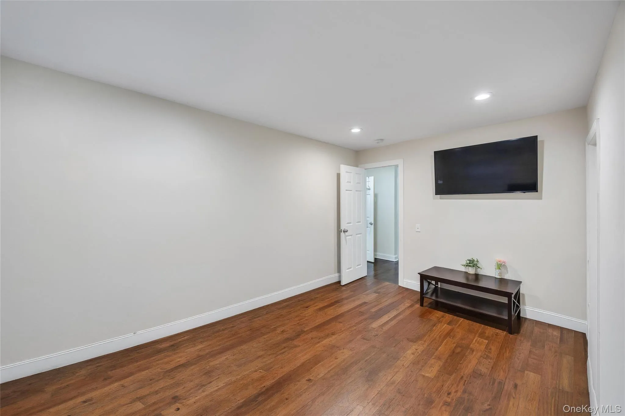 71 Penn Street, Brookhaven, NY, 6 Bedrooms Bedrooms, 9 Rooms Rooms,3 BathroomsBathrooms,Residential,For Rent,Penn,0,1026021 71 Penn Street, Brookhaven, NY, 6 Bedrooms Bedrooms, 9 Rooms Rooms,3 BathroomsBathrooms,Residential,For Rent,Penn,0,1026021