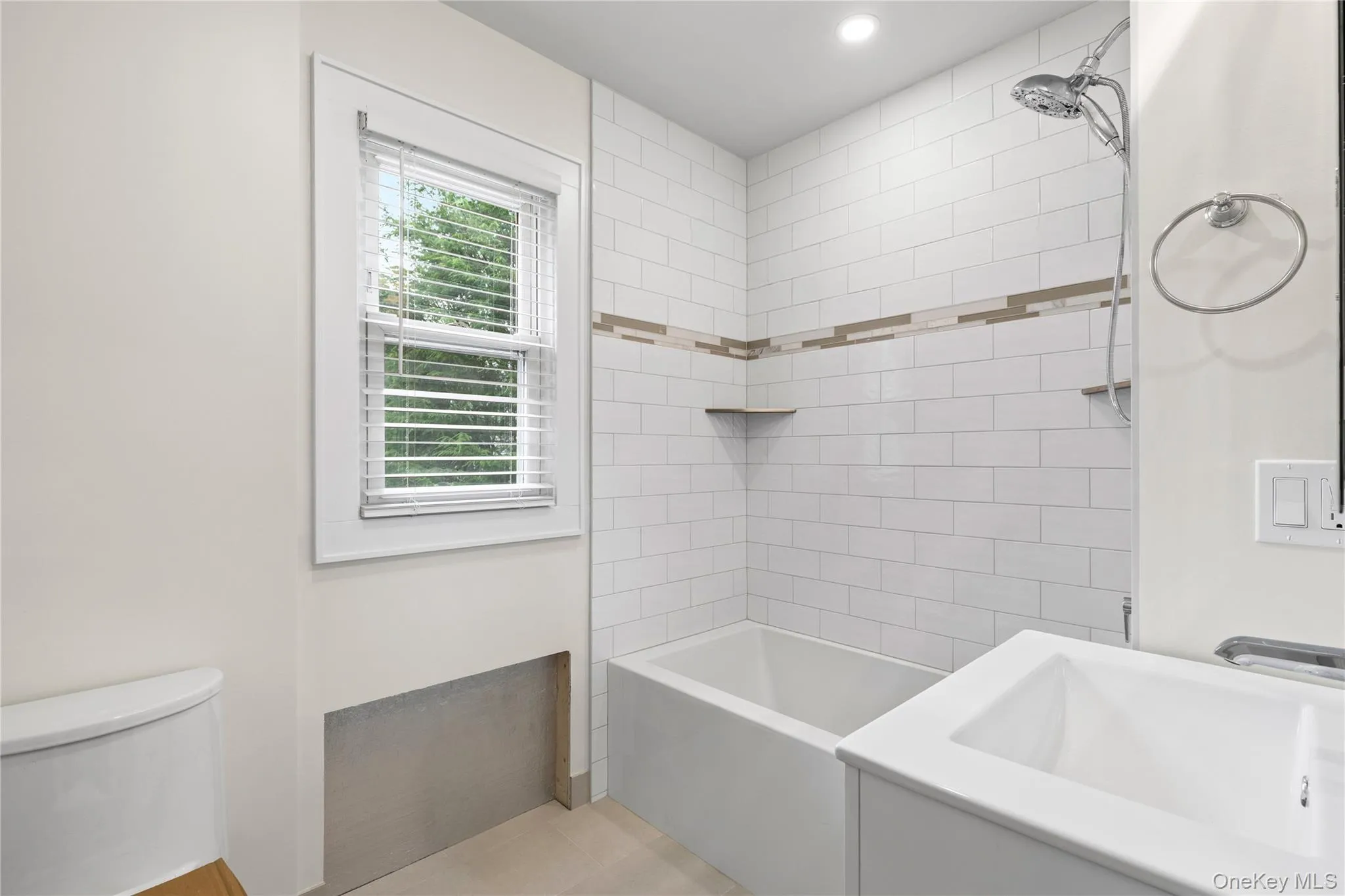 10 HENRY Street, Rye City, NY, 4 Bedrooms Bedrooms, 7 Rooms Rooms,1 BathroomBathrooms,Residential Lease,For Rent,HENRY,0,1026022 10 HENRY Street, Rye City, NY, 4 Bedrooms Bedrooms, 7 Rooms Rooms,1 BathroomBathrooms,Residential Lease,For Rent,HENRY,0,1026022