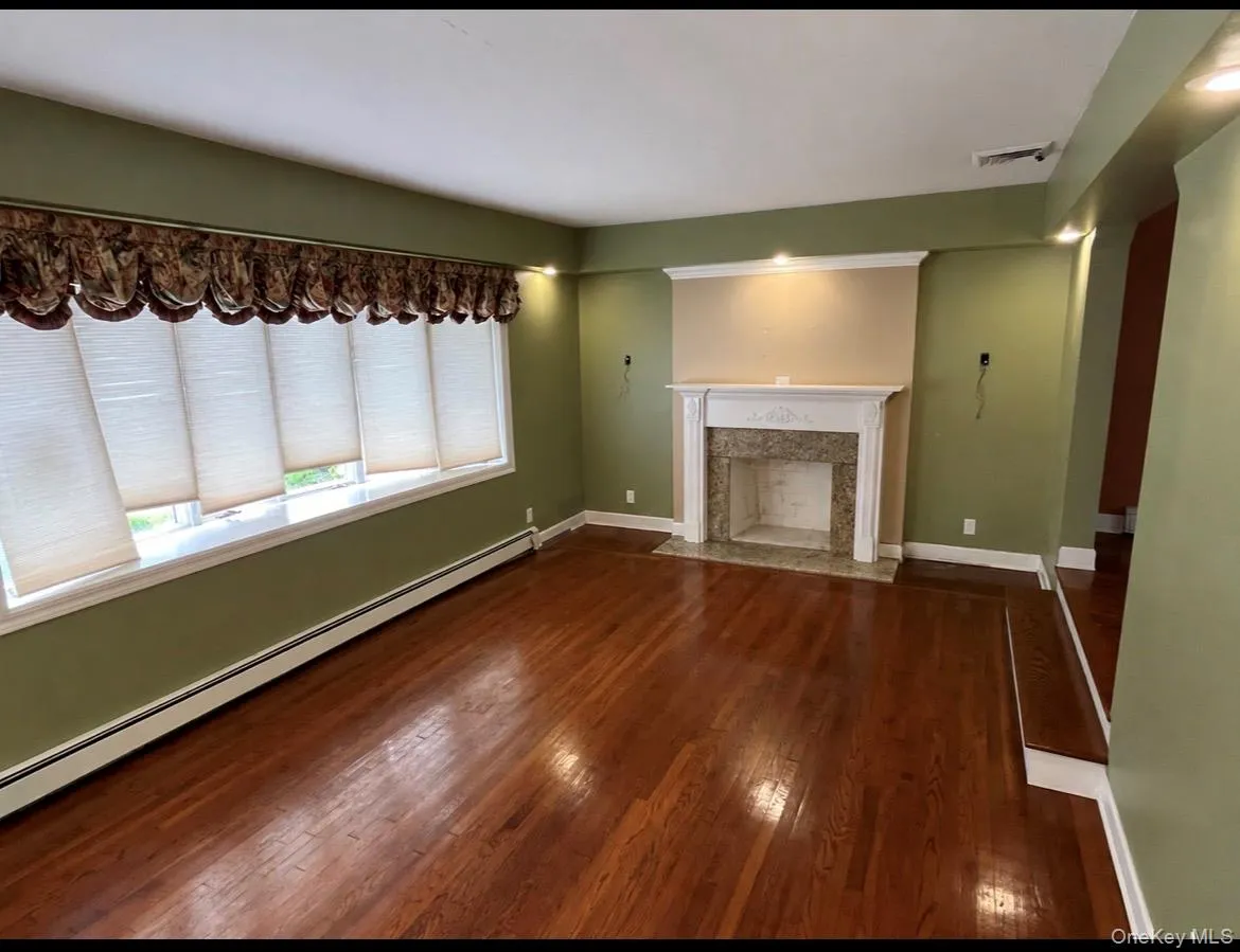 201 Wampum Lane, Islip, NY, 4 Bedrooms Bedrooms, 10 Rooms Rooms,3 BathroomsBathrooms,Residential,For Rent,Wampum,0,1026023 201 Wampum Lane, Islip, NY, 4 Bedrooms Bedrooms, 10 Rooms Rooms,3 BathroomsBathrooms,Residential,For Rent,Wampum,0,1026023