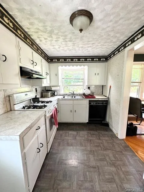 35 Willow Road, Fishkill, NY, 2 Bedrooms Bedrooms, 5 Rooms Rooms,1 BathroomBathrooms,Residential,For Rent,Willow,0,1026026 35 Willow Road, Fishkill, NY, 2 Bedrooms Bedrooms, 5 Rooms Rooms,1 BathroomBathrooms,Residential,For Rent,Willow,0,1026026
