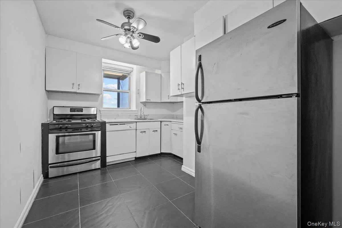3135 Johnson Avenue, New York, NY, 4 Bedrooms Bedrooms, 6 Rooms Rooms,2 BathroomsBathrooms,Residential,For Rent,Johnson,0,1026029 3135 Johnson Avenue, New York, NY, 4 Bedrooms Bedrooms, 6 Rooms Rooms,2 BathroomsBathrooms,Residential,For Rent,Johnson,0,1026029